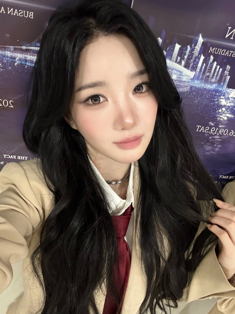 tripleSMalaysia's tweet photo. 🐰🚪 Yooyeon Cosmo Room

~ Have a smooth &amp; pleasant trip with me ~~

260926 | Cosmo App
#tripleS #tripleSMalaysia
#Yooyeon #유연 https://t.co/8TYXzmxKql