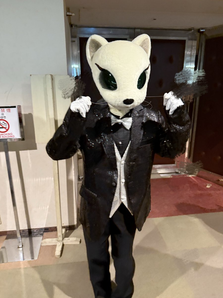 XURUURUX's tweet photo. 妖精さんだった  #ズーラシアンブラス https://t.co/RxR0KAxby2