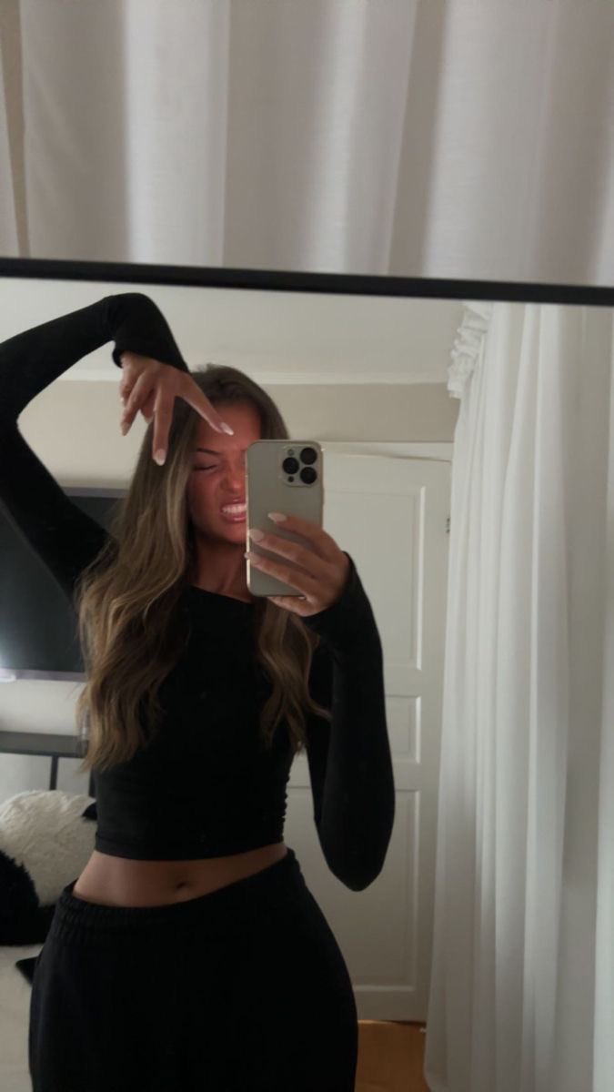 PrincessLillyy1's tweet photo. need a pay pig or a sugar daddy with no commitment. ASAPPPP. reply to this and i’ll give you my cashapp. 😘😸😸
#sugardaddy #paypig #buyers https://t.co/x4FORArsju