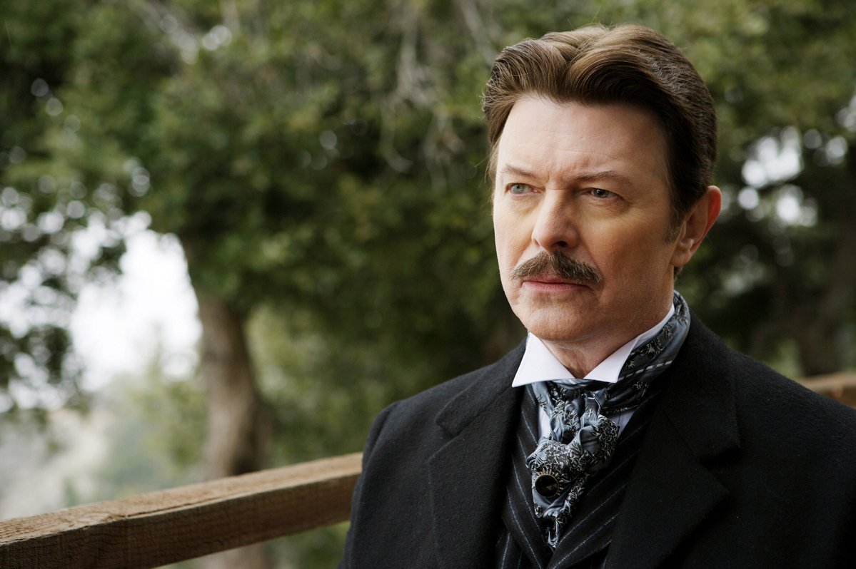 ATRightMovies's tweet photo. Christopher Nolan wanted David Bowie to play inventor Nikola Tesla in THE PRESTIGE and refused to take no for an answer. When Bowie first declined, Nolan went to see him in person to make his case, and the star agreed.

 Follow us for more film history. https://t.co/AE5jAsYp51