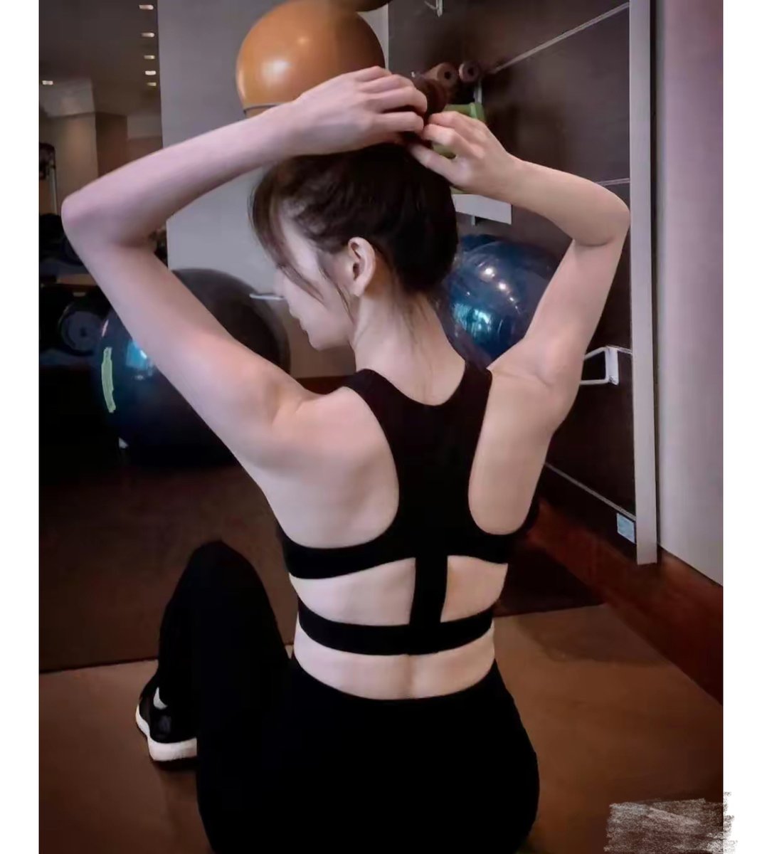 LewisFeggins's tweet photo. No more staying in the comfort zone! Today I pushed my limits and finished that hard workout I’ve been putting off. Growth happens when you step into the unknown , https://t.co/okYyjUapbi