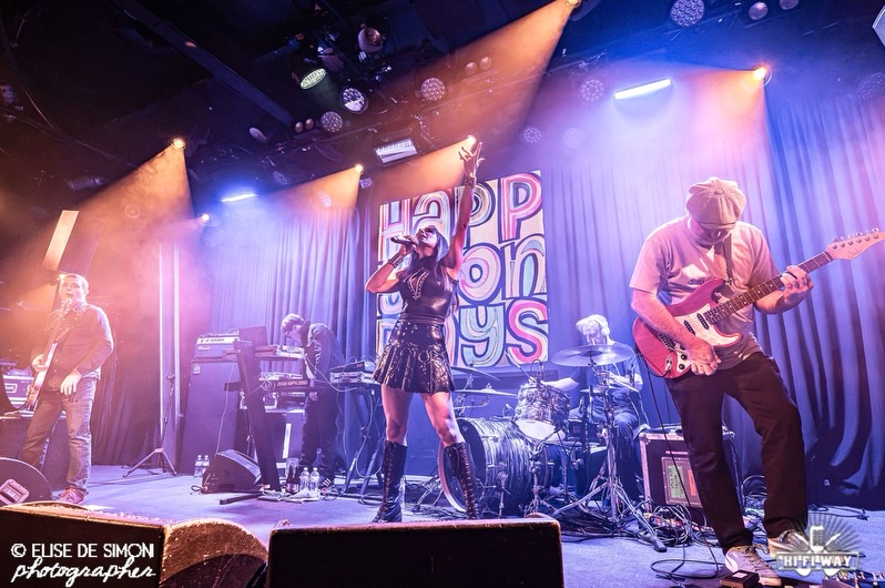 HangPecciwb's tweet photo. Happy Mondays are on tour celebrating 35 years of ‘Pills ‘N’ Thrills And Bellyaches’. Last night, Adelaide’s full house at The Gov went off, with Thunder supporting. 6/9/26. https://t.co/BMCMXBuC4K