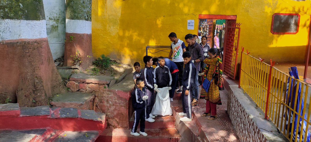 almoracantt's tweet photo. 🧹Cleanliness Drive at Waterbody 'Siddh Baba Naula'.
A cleanliness drive was conducted at the Siddh Baba Naula waterbody by  Cantt under Swachhata Hi Seva 2026, promoting cleanliness and protection of our precious water resources. #SwachhataHiSeva2026 #AlmoraCantt #dgde #PDDECC https://t.co/xoMEZW4UU7