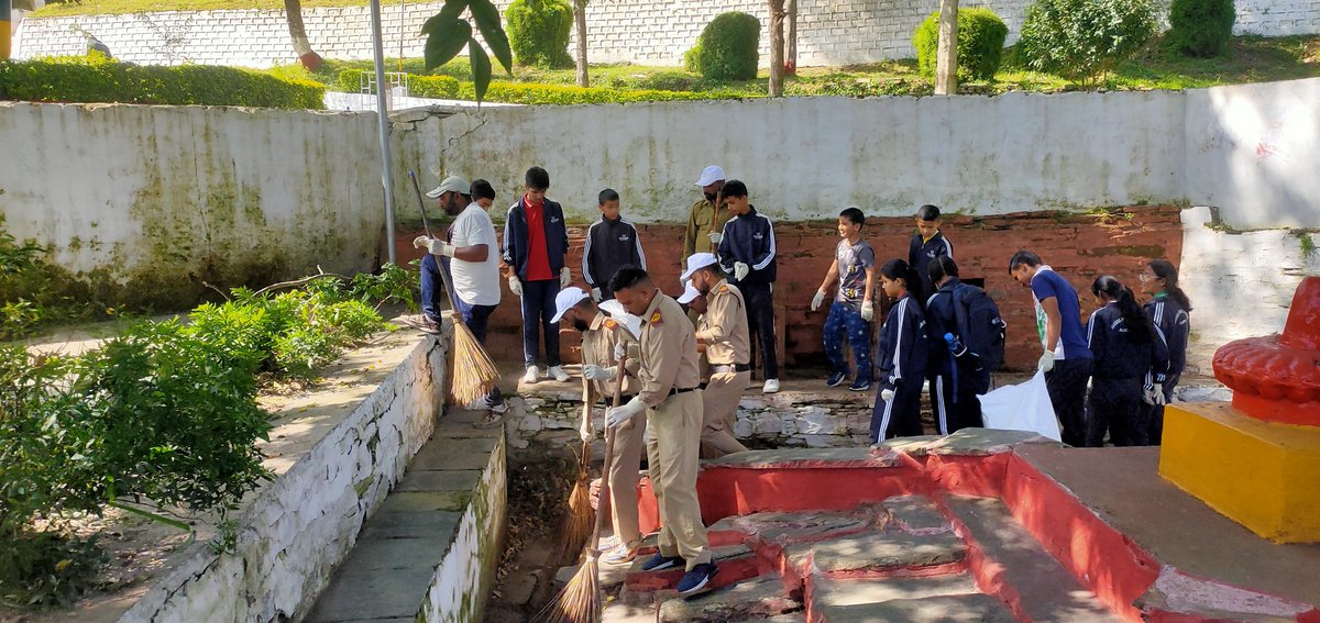 almoracantt's tweet photo. 🧹Cleanliness Drive at Waterbody 'Siddh Baba Naula'.
A cleanliness drive was conducted at the Siddh Baba Naula waterbody by  Cantt under Swachhata Hi Seva 2026, promoting cleanliness and protection of our precious water resources. #SwachhataHiSeva2026 #AlmoraCantt #dgde #PDDECC https://t.co/xoMEZW4UU7