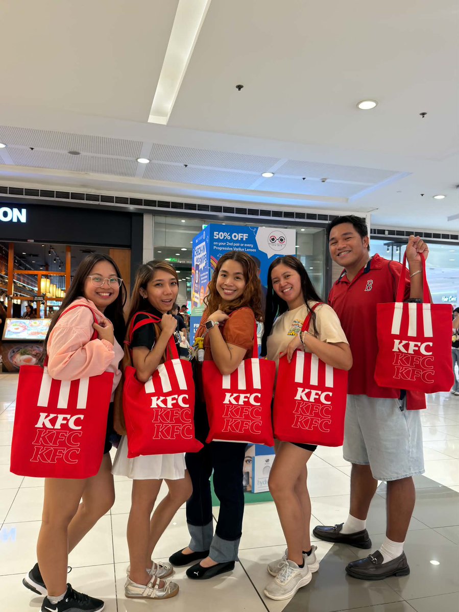 krstinamyra's tweet photo. Thank you, @KFCPhilippines ❤️ https://t.co/DRejmqzSKR