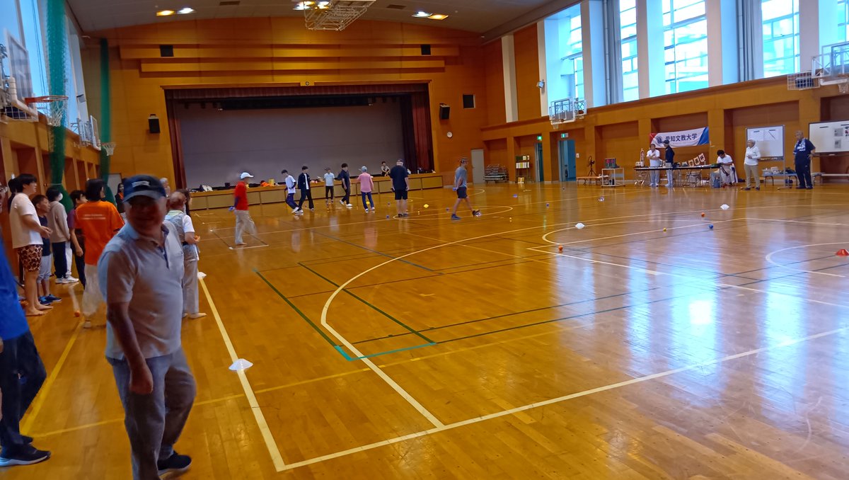 GU_Petanque's tweet photo. 今日は小牧市の文教大学学長杯に参加してきました！天候の影響で、初めての室内ペタンクをやりました。新鮮ではありましたが、難しかったです。いい経験になりました。
10月にも小牧市で大会があるのでがんばります！また、夏休み後の通常のサークル活動もやっていきます。
#岐阜大学　#ペタンク https://t.co/Fpx9ANVW9o