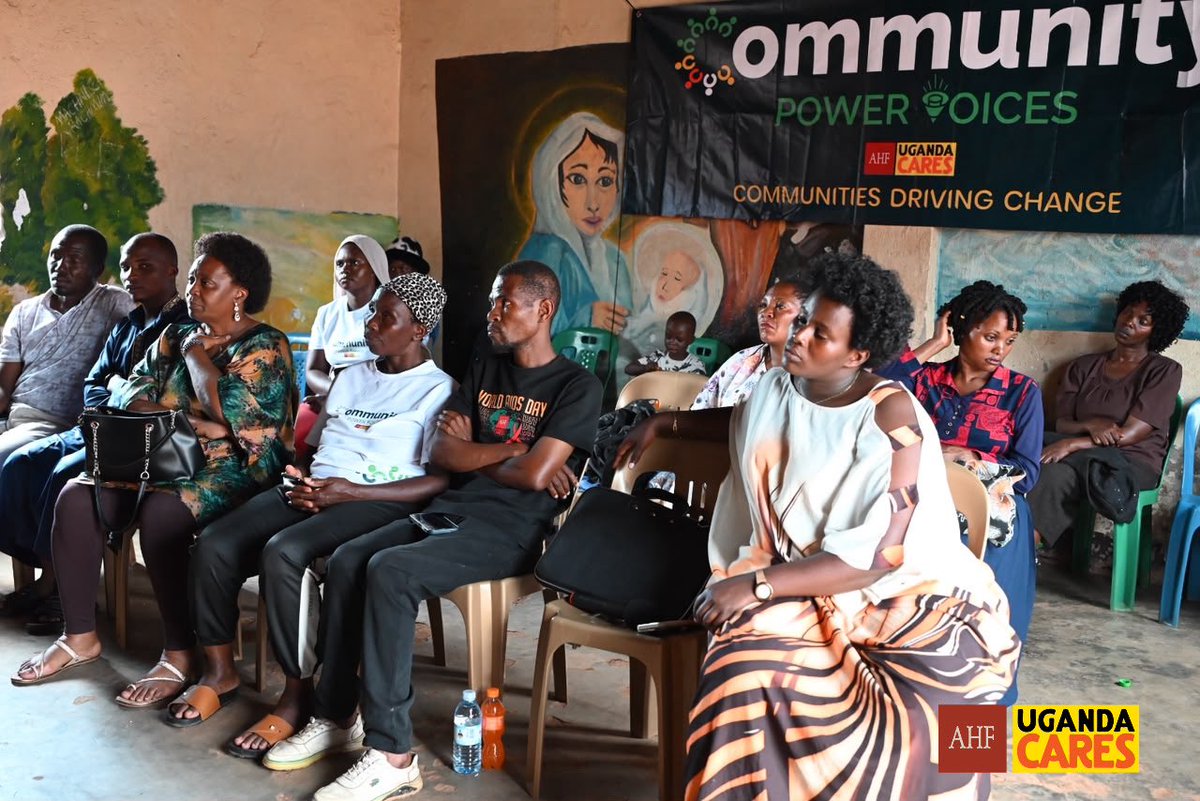 ahfugandacares's tweet photo. Yesterday 
Community Power Voices (CPVs) convened a stakeholder engagement with @KCCAUG Local Council leaders, waste management stakeholders and government representatives to present findings from the field assessment on garbage disposal and sanitation in Kamwokya. https://t.co/ocutqGuLOx