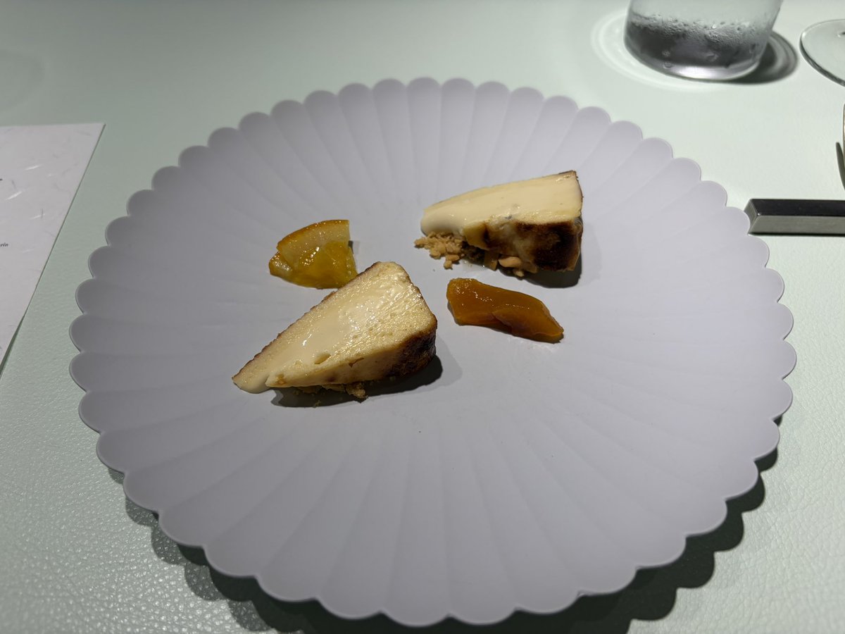 aventure21's tweet photo. 初めてのラルケスト。
めちゃくちゃ美味しかった。 https://t.co/7P5RjezrOV