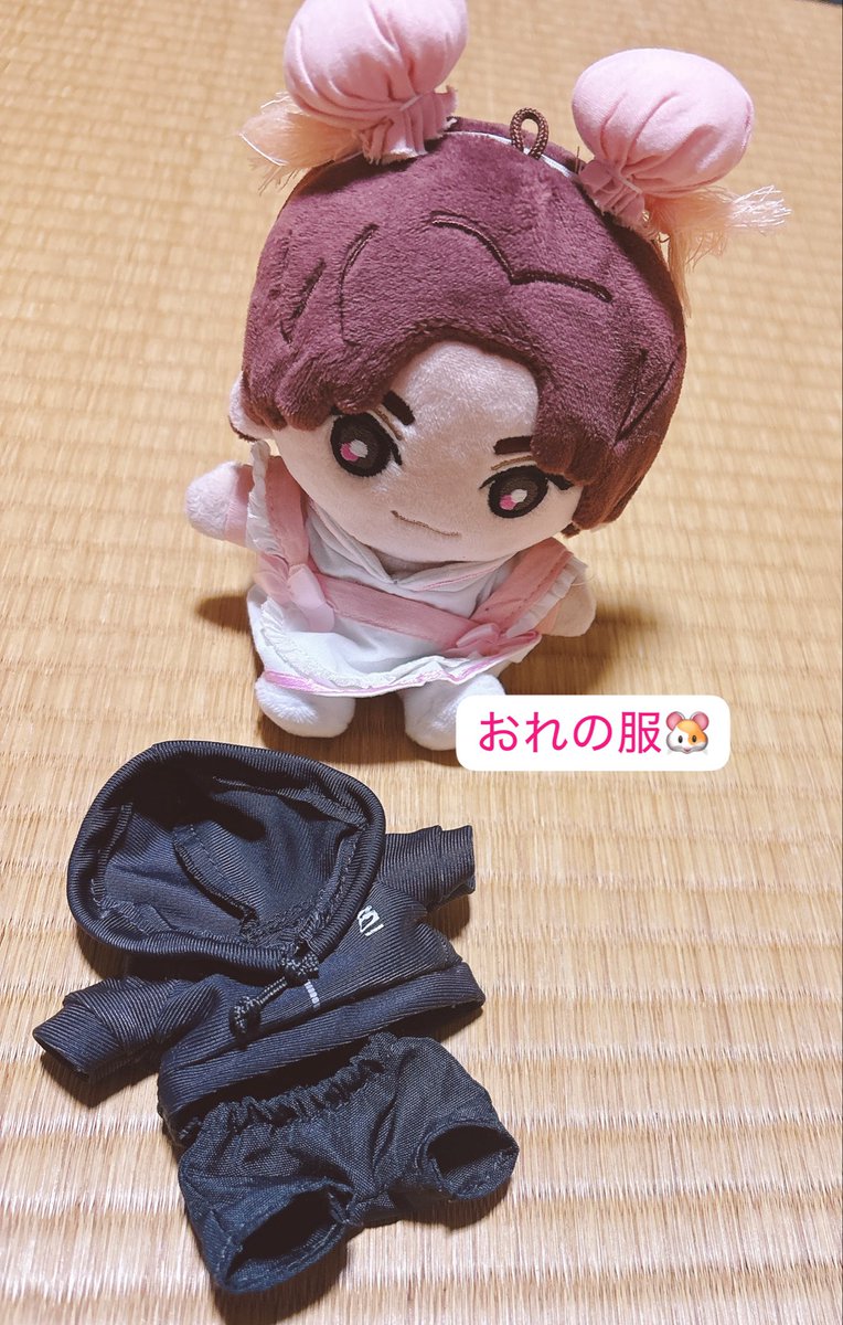 ki_0123_06's tweet photo. きょもぬいお着替えするのに服脱いでもらったんだけど、パーカーとズボンのちまっと具合に心がぎゅーってなってる🥹
こんな小さいのにこちらのこと幸せにしてくれてありがとう🫶
あと、パーカーと頭のサイズの合ってなさすごいね💦 https://t.co/7Yj6jJnRYh
