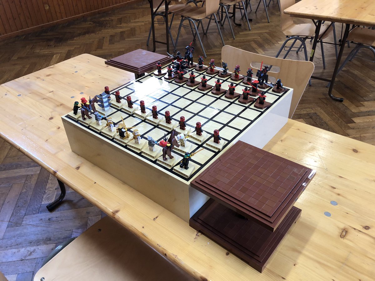 yasushi_shogi's tweet photo. コルマールの大会前です。

これは現地のレゴ協会が日本をテーマにしたイベントの際に作った大レゴ将棋です。 https://t.co/yzYJUbcHo4