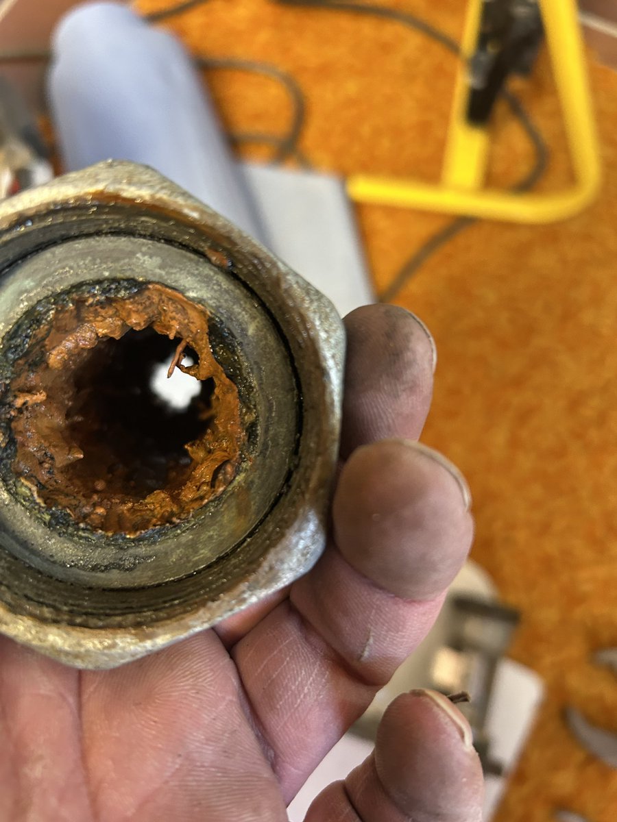 aquabion's tweet photo. It was more than urgent to install #AQUABION to protect the house and prevent an expensive and complicated renovation of all pipes in this home. The house owners were shocked to put it mildly.
More info: info@aquabion.com
#aquabion #limescale #corrosion #protection https://t.co/tFMibmmFSA