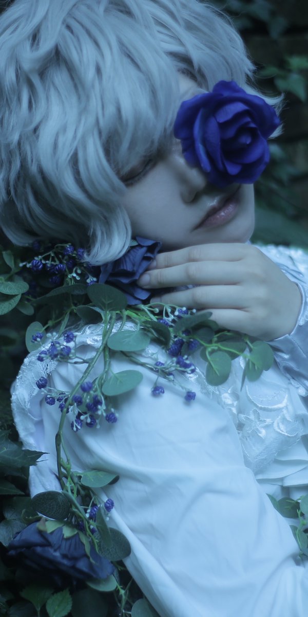 naru_sn2's tweet photo. △cos

BLACK GARDEN
　- memento -

　　　🥀

🖋📖 シモンの手記（1/8）
┈┈┈┈┈┈┈┈┈┈┈┈┈

photo 谷山ゆたか（@59yutaka ）
studio PAP（@papnomorinchu ） https://t.co/cIVdfL6GLH