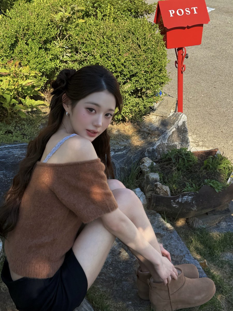 wonyoungdollz's tweet photo. She is the prettiest girl ever https://t.co/aDTedOwYPs