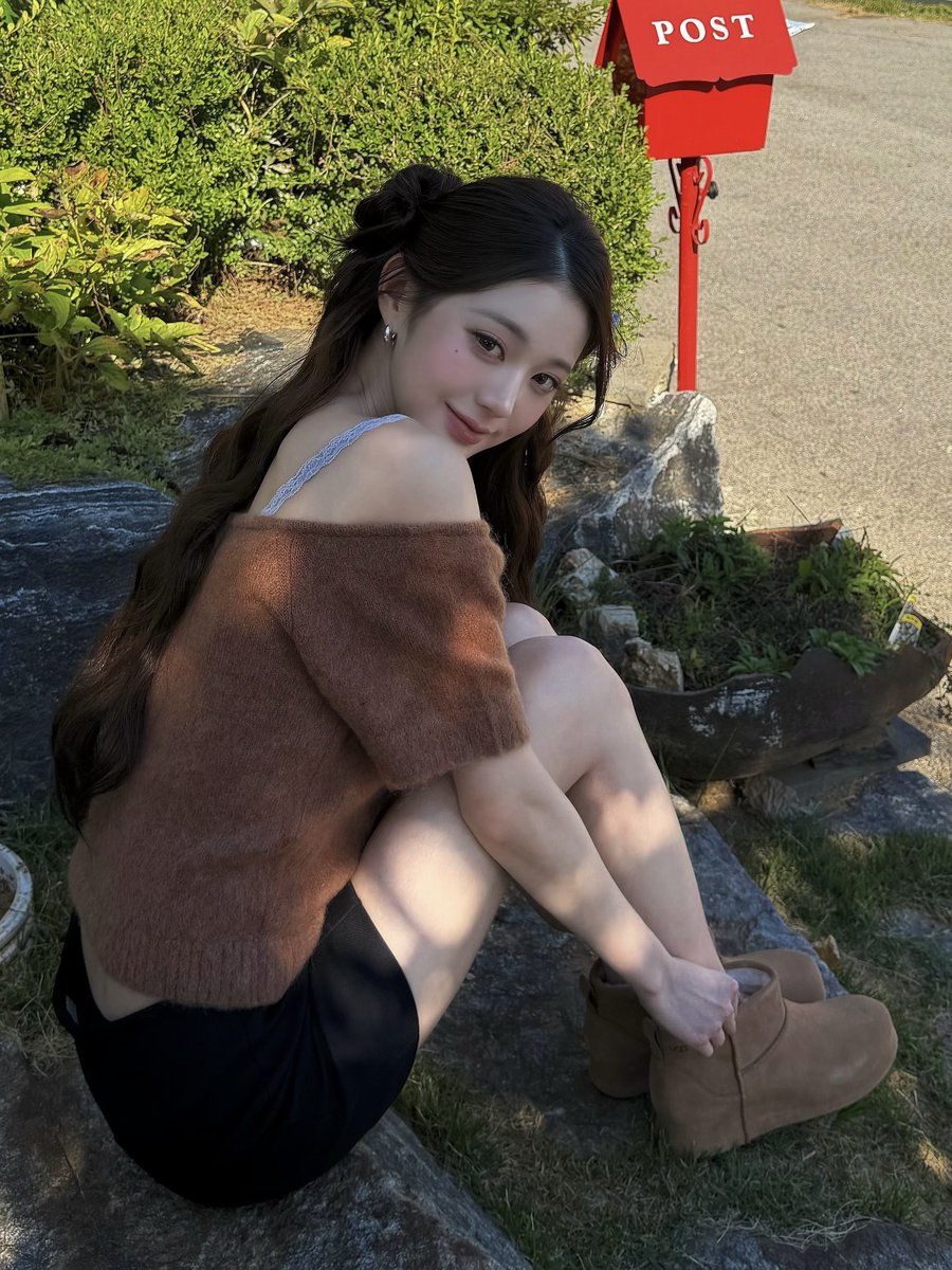 wonyoungdollz's tweet photo. She is the prettiest girl ever https://t.co/aDTedOwYPs