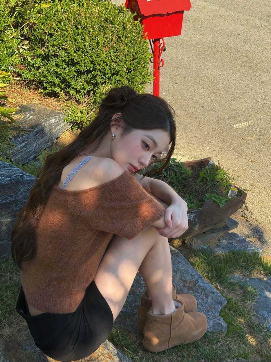 wonyoungdollz's tweet photo. She is the prettiest girl ever https://t.co/aDTedOwYPs