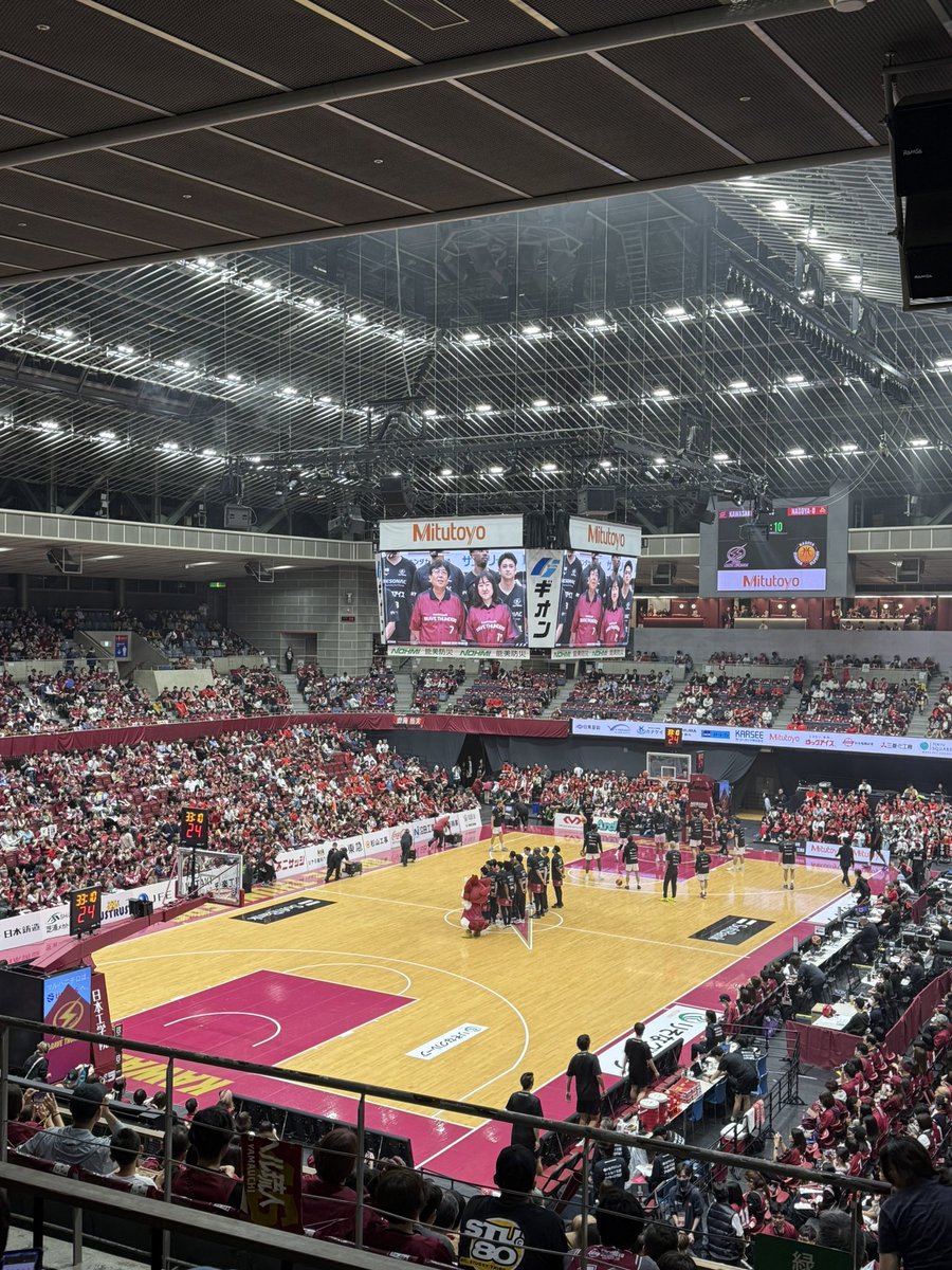 mayuko_thunders's tweet photo. さあ、開幕です！
今シーズンは家庭の事情によりぼっち観戦。とどろきもあまり行けず。
アウェイ観戦もほぼ0になるかな🥲
でも、応援する気持ちは変わらず熱いし現地来たら振り向かれるくらいの大きな声は1人でも出します😤

今シーズンはボンちゃん着て応援します😆おかえりぼんちゃん！ https://t.co/CjucPIxWu7