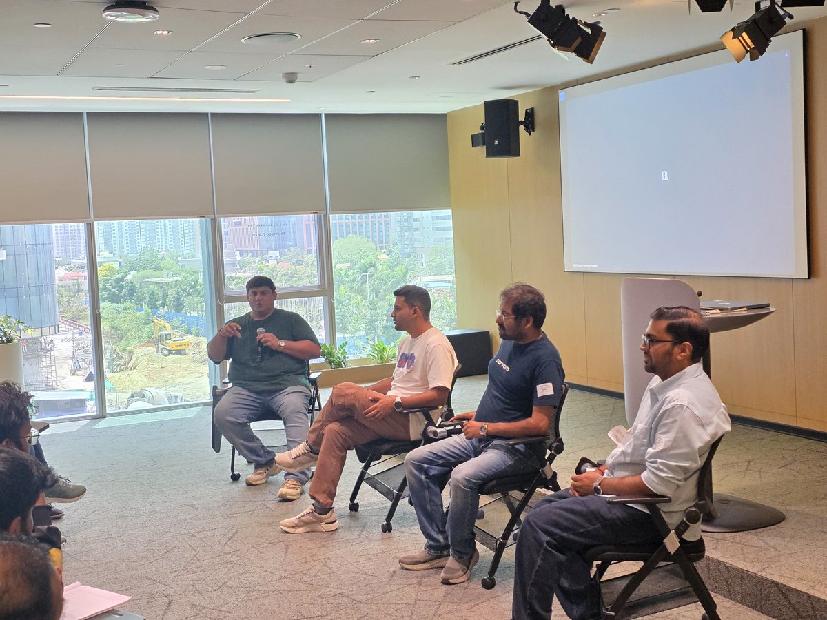 RotBolt's tweet photo. We had this amazing round table of discussion with state of android and evolution in the era of AI with GDEs https://t.co/4IQfURmxwv