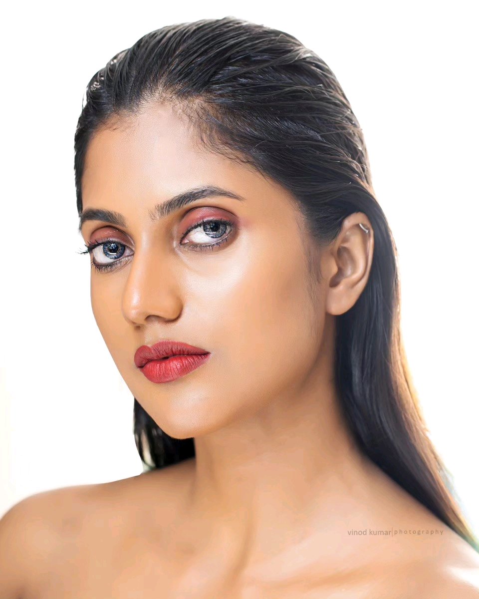 HotStarHub's tweet photo. #ModhaRathri Fam Girl #IniyaRam 😍 https://t.co/7GuSUEN2uk