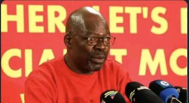 gunlimela's tweet photo. @SACP1921 SACP is a disgrace they don't have numbers but forcing to be independent party participating against their alliance partner ANC. It's a shame it's members are conflicted and divided. shame https://t.co/271FwCioKl