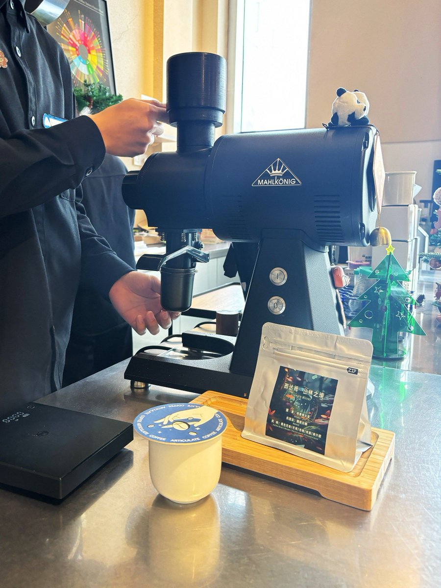 aidenphat503557's tweet photo. [Join our campus book club's morning coffee u0026 share session this Fri 8AM at the library! Grab your favorite read, chat with fellow lit lovers—free light snacks included!]， https://t.co/i5CGSMriwI