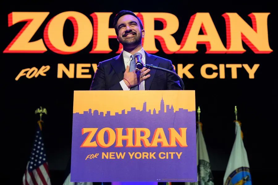 ElTableroPol's tweet photo. ⏩ Morris Katz: el estratega que ha catapultado la izquierda en Nueva York y Berlín.

Con solo 27 años, este experto en comunicación política está detrás de las victorias de Mamdani en NYC y de Die Linke en Berlín. Su método está revolucionando las campañas progresistas🧵👇 https://t.co/WSR5ebh8jo
