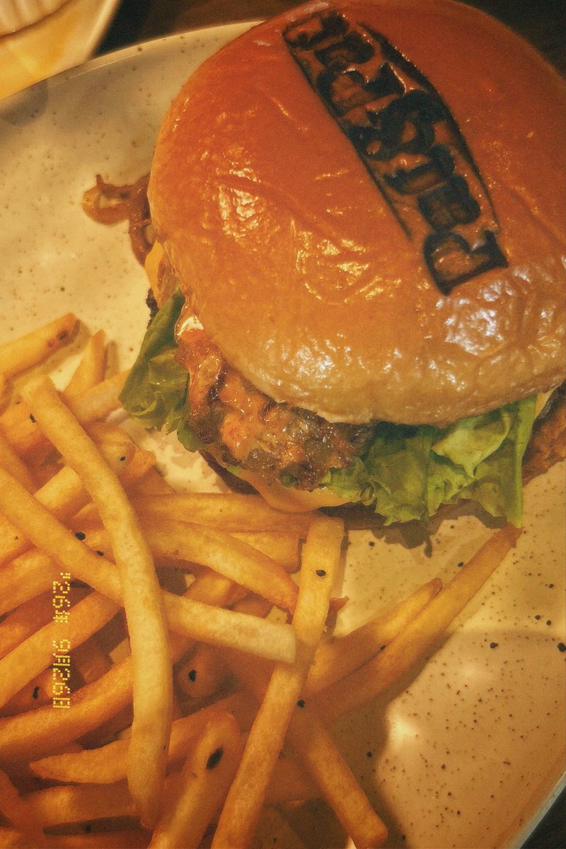 xcamsx__'s tweet photo. Good food after work 
I love todaaaay ✨💕 https://t.co/dte1oENGSS