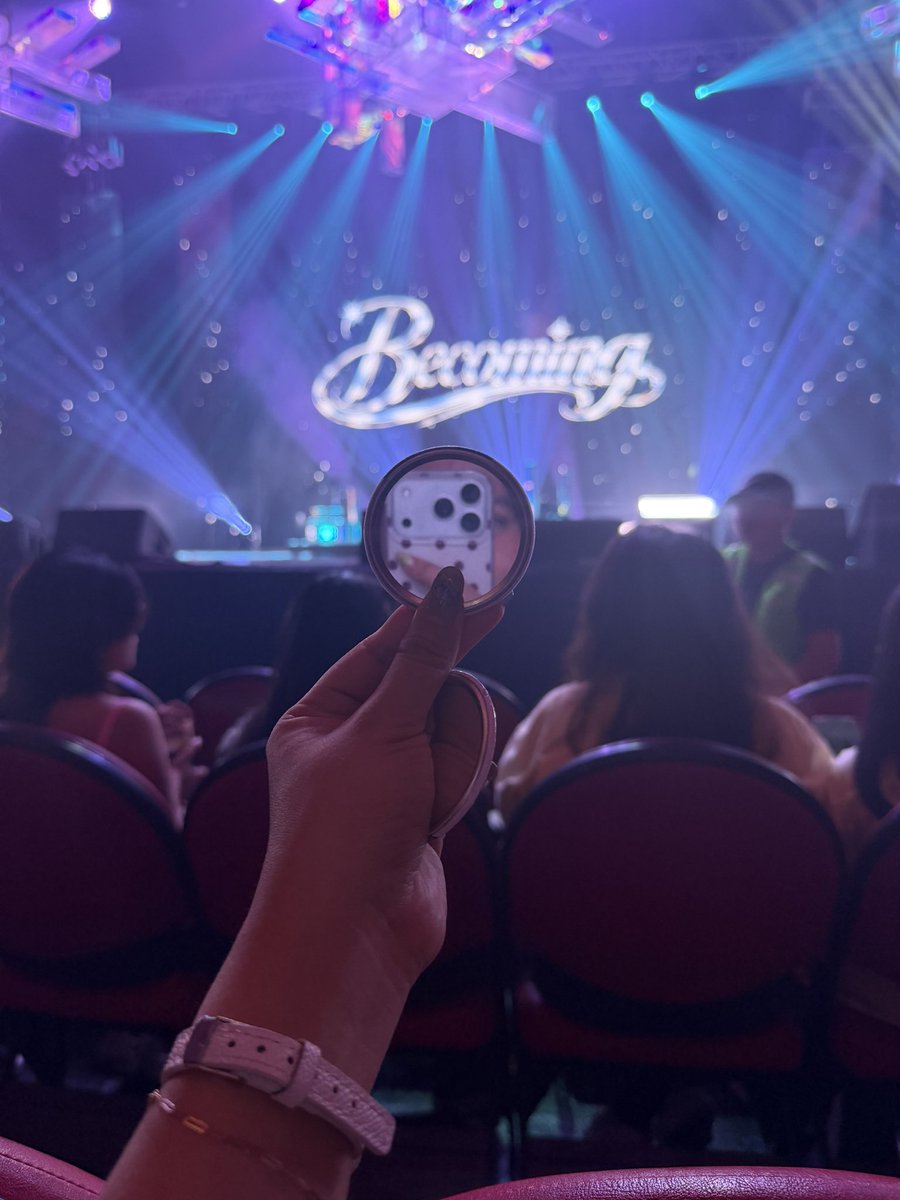 KrystonDiscord's tweet photo. Update 2, waiting nalang kay Krystal 😍

Thank you po sa mirror freebie, kung sino ka man! :>

KRYSTAL BECOMING BEGINS
#BecomingKrystalMejes 
#KrysTonDiscord https://t.co/va5kBCuVum