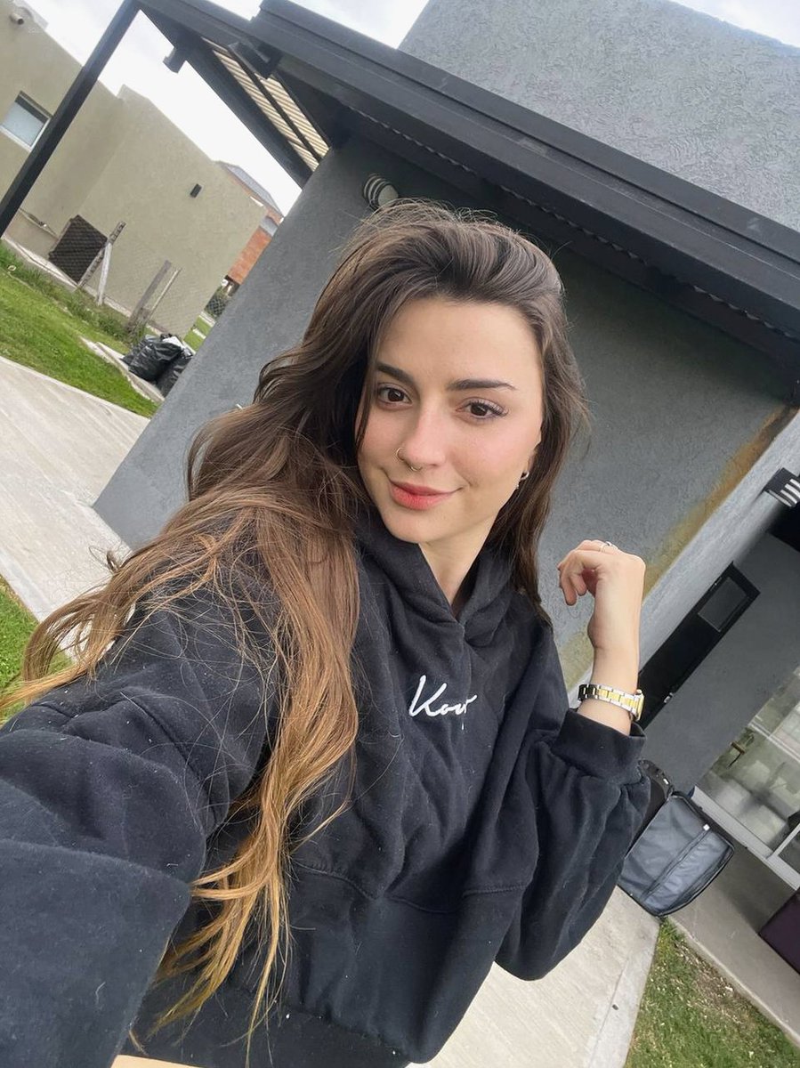 LolaMairs5's tweet photo. Sneak a peek, but don’t say I didn’t warn you—this one’s 🔥 and a little 🔒. https://t.co/b4VgoWOovN