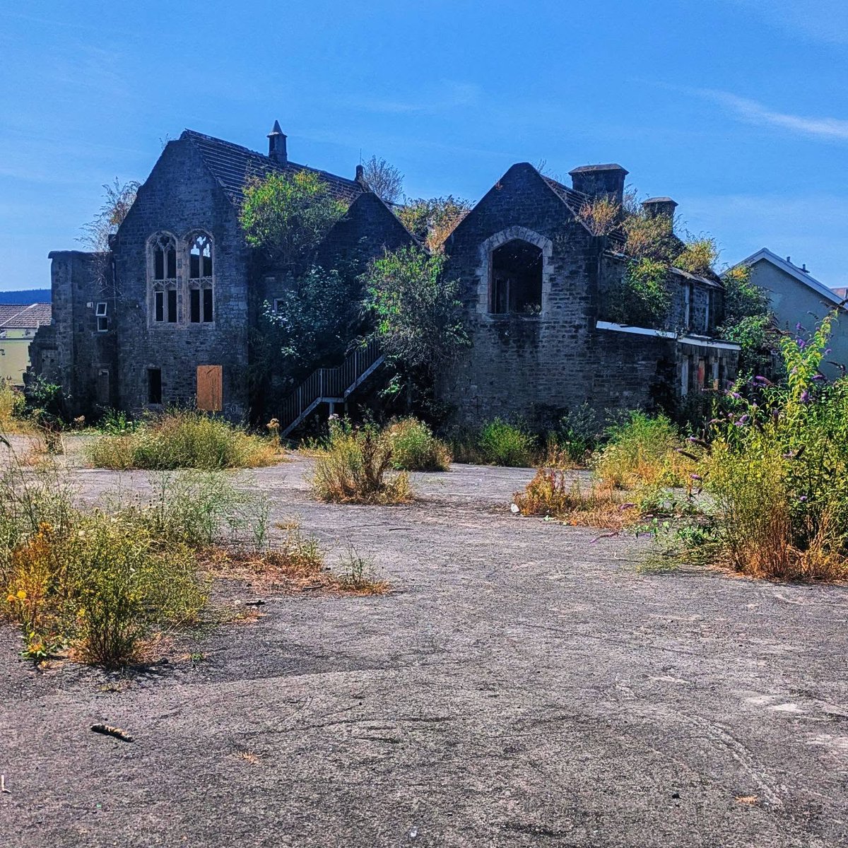 MirnaErbsthh's tweet photo. Standing among the remains of St Tydfil’s Hospital, a site whose history began with the Merthyr Tydfil Union Workhouse in 1853. Later known as Tydfil Lodge and then St Tydfil’s Hospital, it shaped generations of local lives. Closed in 2012 and https://t.co/cnKUzgh0G5