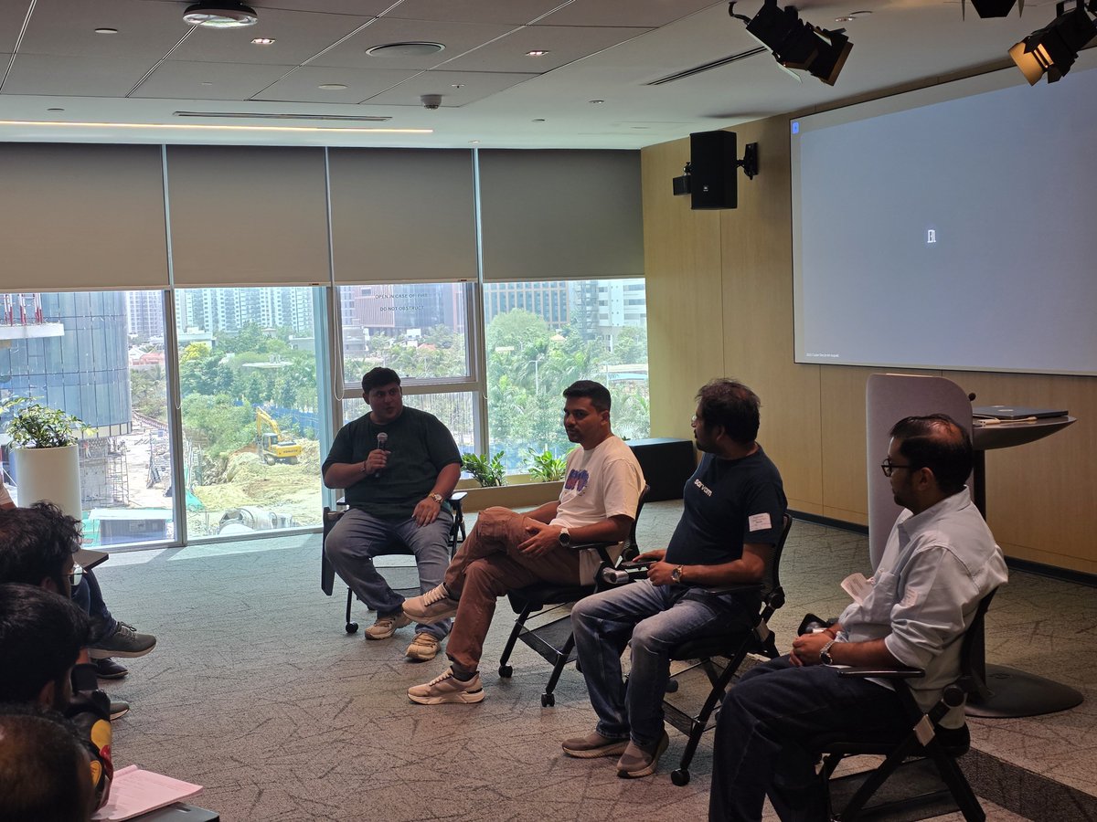 RotBolt's tweet photo. We had this amazing round table of discussion with state of android and evolution in the era of AI with GDEs https://t.co/4IQfURmxwv