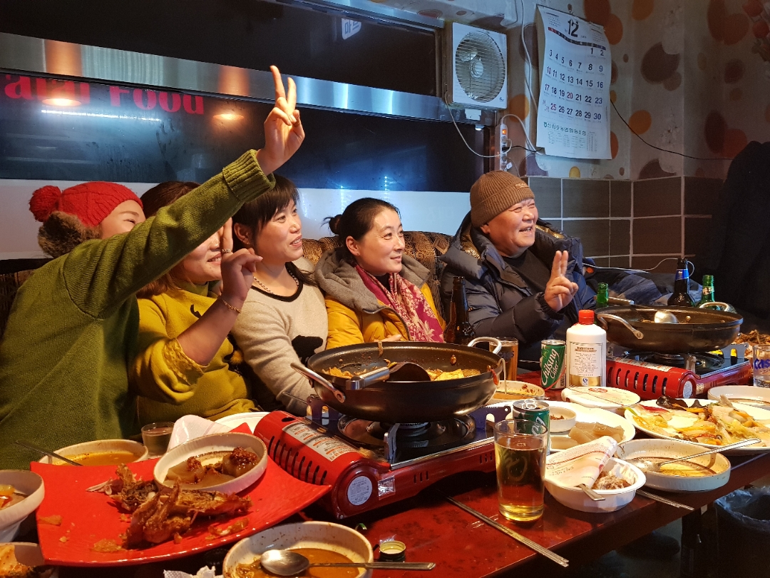marcomina351002's tweet photo. Reunited with my favorite chaos crew after way too long  No plans, just bad jokes, old memories, and way too much takeout – the best kind of weekend ever!， https://t.co/TsAFF57Nng