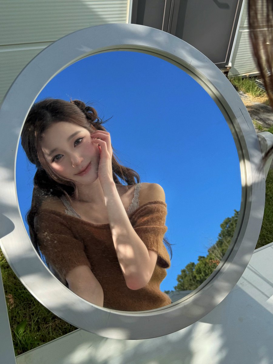 wonyoungdollz's tweet photo. OMG WONYOUNG?!?! 😍 https://t.co/fuR4DzbKVb