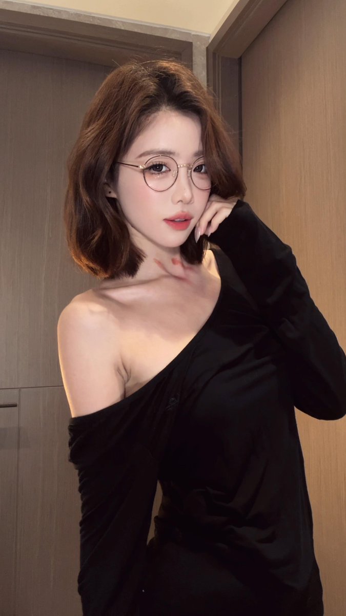 TheSocialBoxIN's tweet photo. #冰糖小小酥  #蛋挞小屁孩 喜欢她的留言给我 https://t.co/FpSOLtHvW8