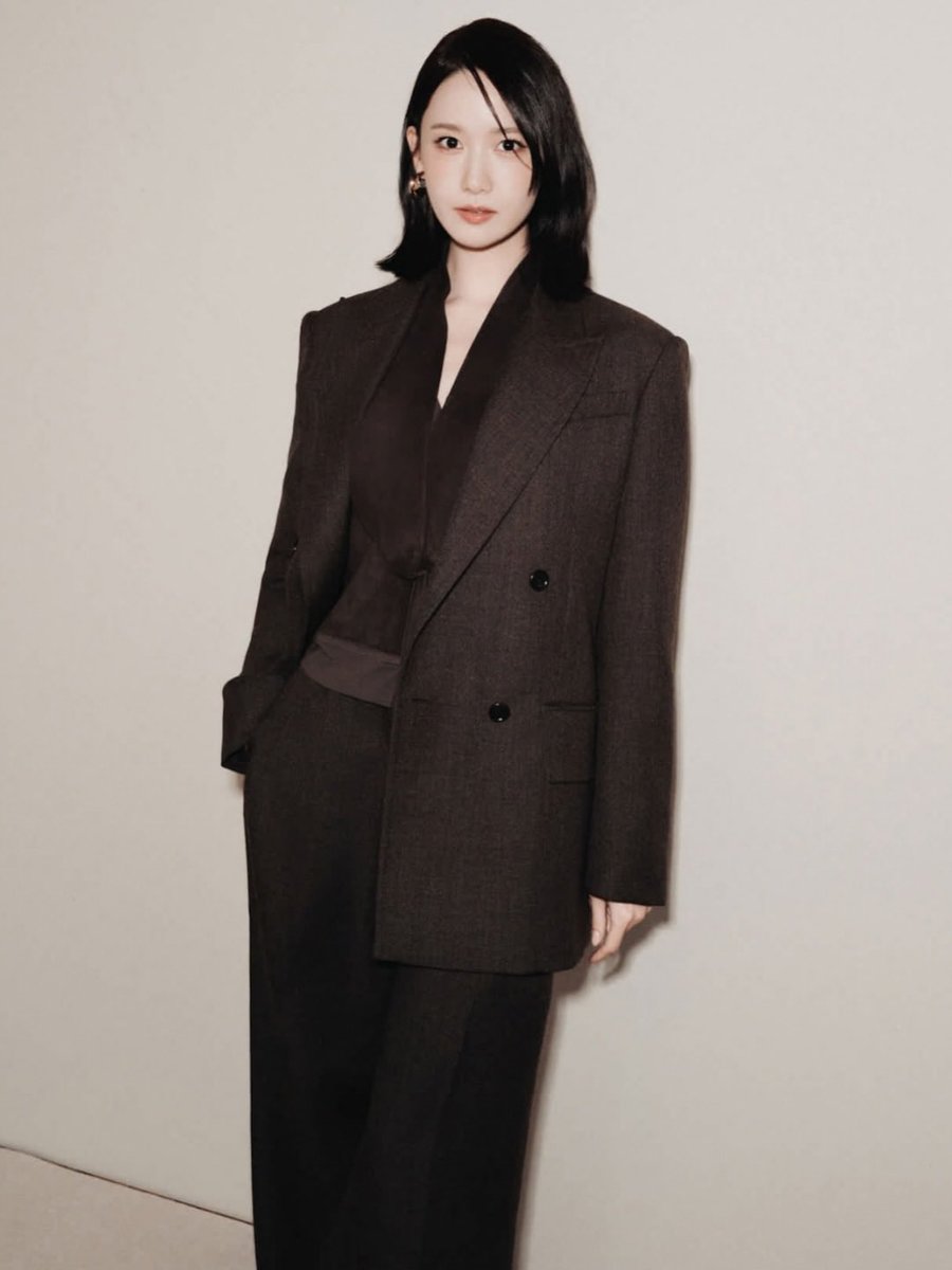yeppeoyoona's tweet photo. Lim YoonA from Max Mara’s IG post

https://t.co/SzqxhRJGVs

#YOONAxMaxMara #YOONAxMaxMaraSS27 #MaxMaraSS27 @maxmara https://t.co/N6OJQyDxIT