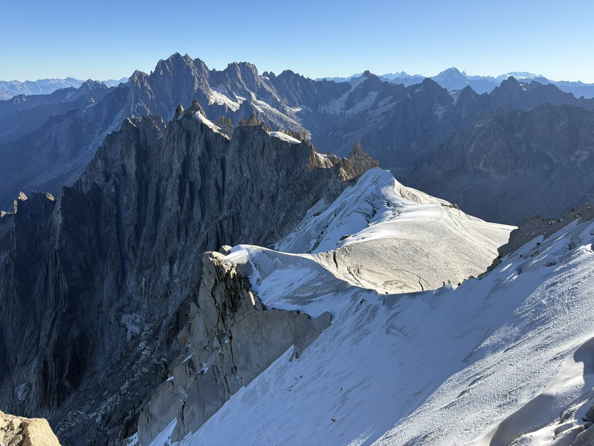 hanaMa48's tweet photo. Go to the TOP! Hi, today we are on the highest mountain of Western Europe, Mont Blanc, Chamonix, Alps, France. It is higher than Mount Fuji. Always remember, go to the top and see you all at North America Tour next week! #JO1 https://t.co/ntNggCl2yF