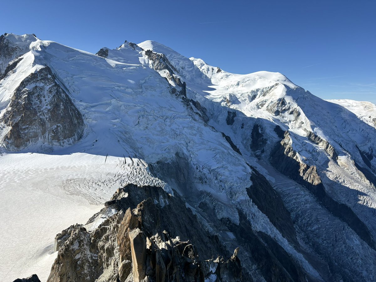 hanaMa48's tweet photo. Go to the TOP! Hi, today we are on the highest mountain of Western Europe, Mont Blanc, Chamonix, Alps, France. It is higher than Mount Fuji. Always remember, go to the top and see you all at North America Tour next week! #JO1 https://t.co/ntNggCl2yF