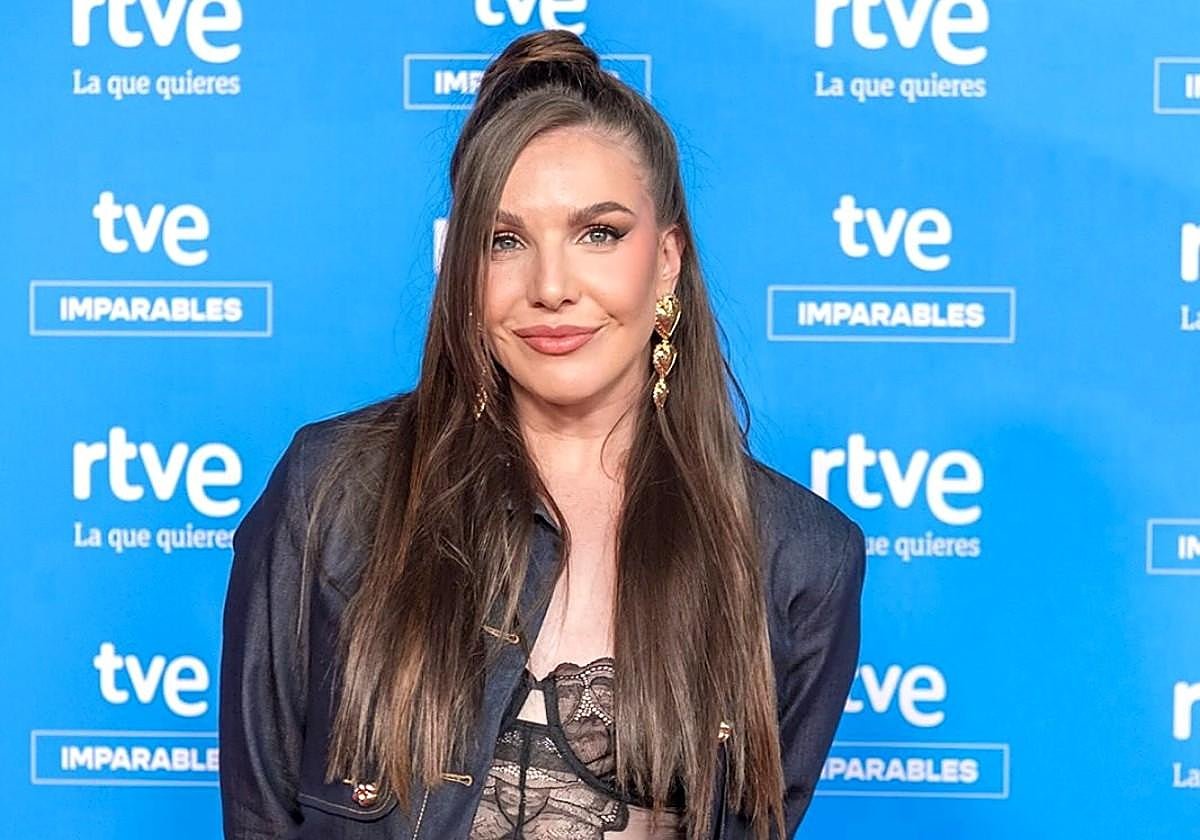 Formula_Music's tweet photo. ¿CON QUIÉN TE QUEDAS? 🤔

🔄 Inés Hernand 
❤️ Iker Jiménez y Carmen Porter https://t.co/1ffcVAimXZ