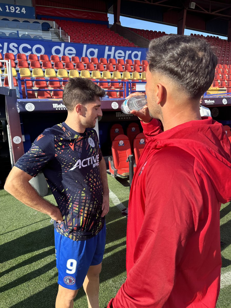 ZCFoficial's tweet photo. JORNADA 4⚽️ |

¡Ya estamos en el Francisco de la Hera!🏟️❤️🤍

¡Hola @CDExt1924 👋🏼!

#VamosMiZamora https://t.co/otWFPXBjxF