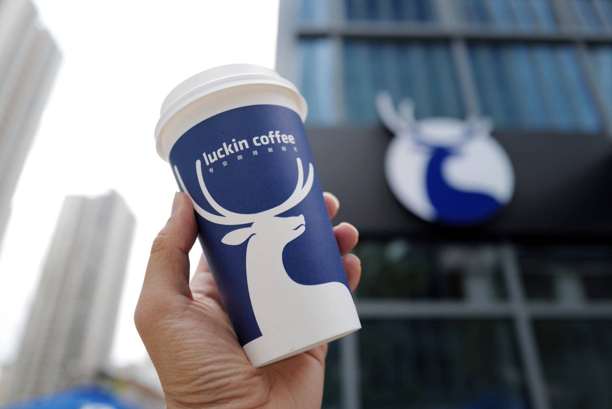 hadiquang616193's tweet photo. Spent 20 mins in the office pantry grabbing a quick coffee only to realize I was holding a stranger’s reusable cup—they did the same. We just stared at each other for 3 secs then cracked up. https://t.co/jOy8aVbtr2