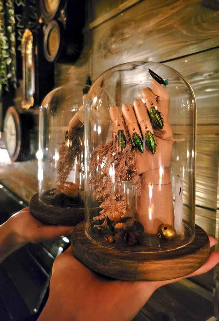 cocoon_bottling's tweet photo. [魔女の手]
────
その森に棲む魔女は、ひとたび鍋を火に掛ければ何処にでもある薬草からあらゆる病を癒す霊薬を作ったという。
────
 #魔女の隠れ市
 #マジョイチ3 https://t.co/InyNdHxMZV