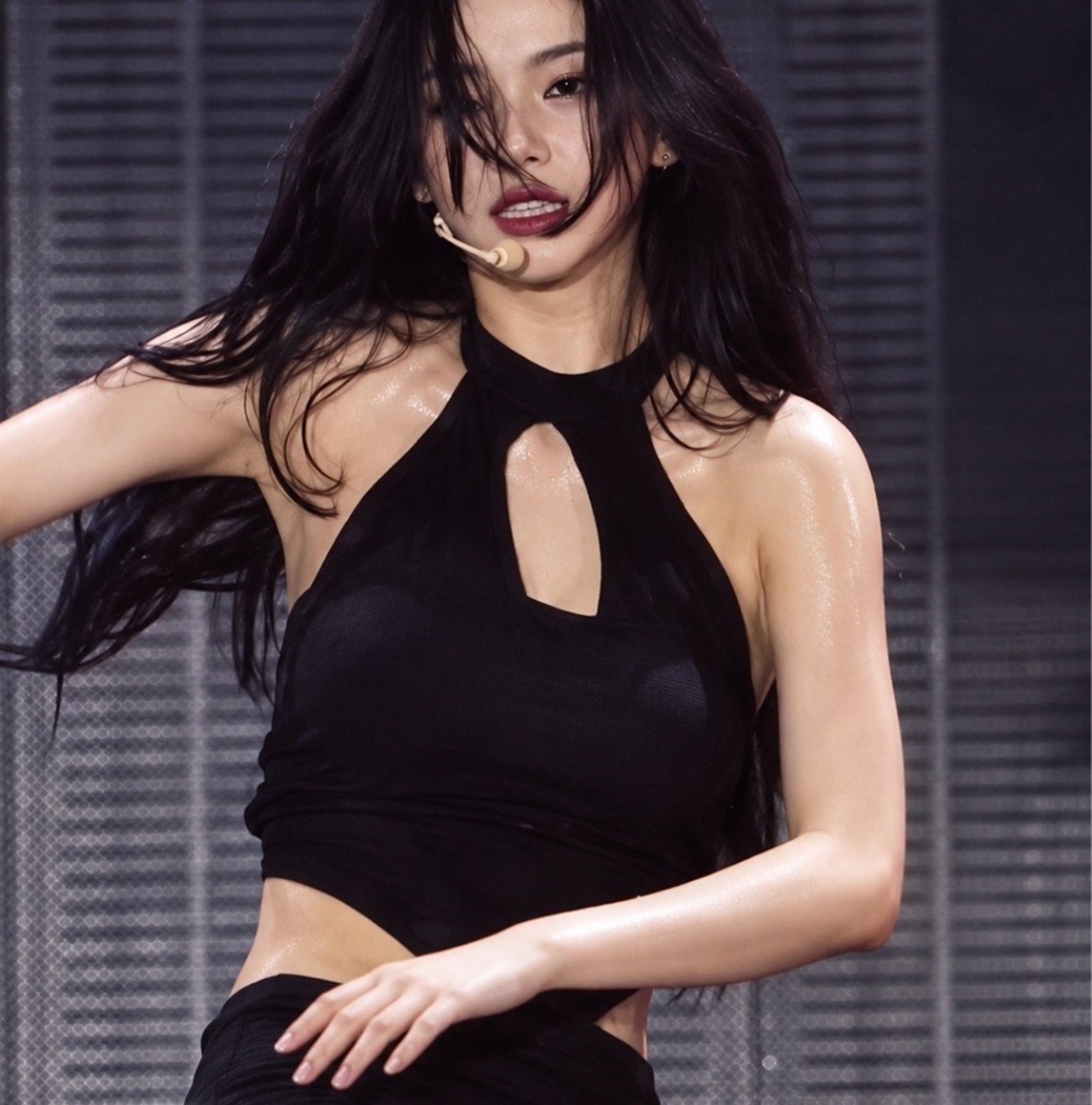 kpopfanpic's tweet photo. would you let karina step on your balls? 🤭🤏

#kpop #kpopfancam #kpopfap #kpoparmpits #chaewon #natty #yeji #wonyoung #itzy #kissoflife #lesserafim #ive #blackpink #lalisa #jennie #karina #aespa  #armpits #eunbi #censored #검열 #연능 #섹트 #여깨 #도태남 #변녀 #상납 #은비 #카리나 https://t.co/oZ0cFLuNvf