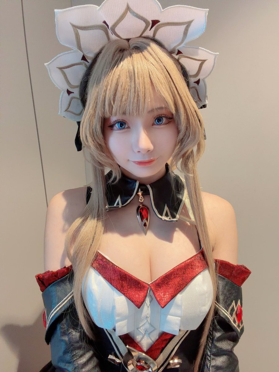 ishiguroyaeka's tweet photo. これからスイスのゲームショウ行ってきます！🎮✨初めてのZurich Pop Con！サンドローネ初コスで楽しんできます♡🇨🇭

#zurichpopcon #原神コスプレ #原神 https://t.co/bZrcFmreYd