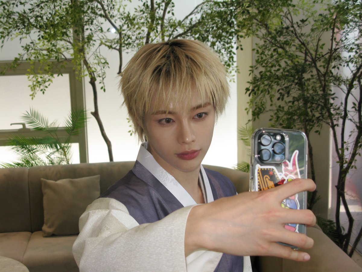TPST__official's tweet photo. 좋은 하루 💚

#TEMPEST #템페스트
#HANBIN #한빈 https://t.co/TJpqxtkfO4