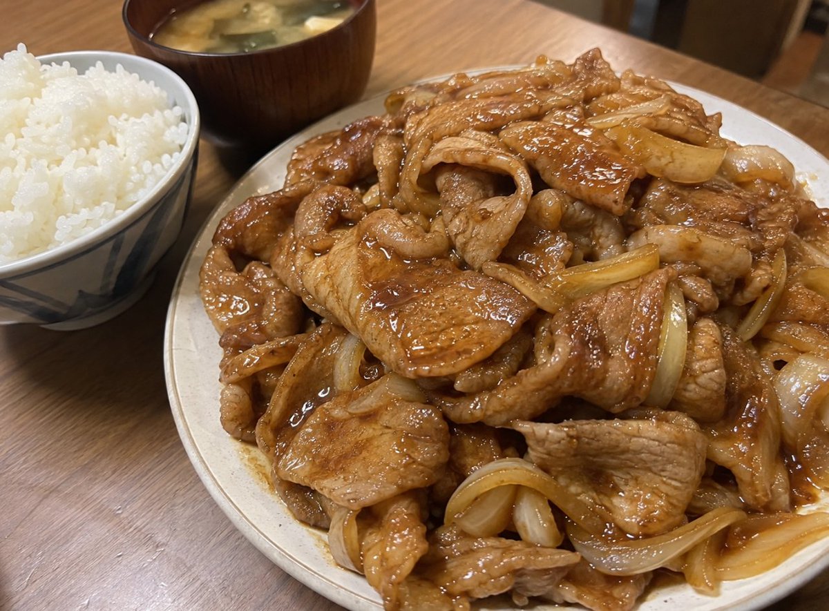 NBenmaran85901's tweet photo. 30歳独身女が作るやけくそ生姜焼き。 https://t.co/9VOf9TN2gJ