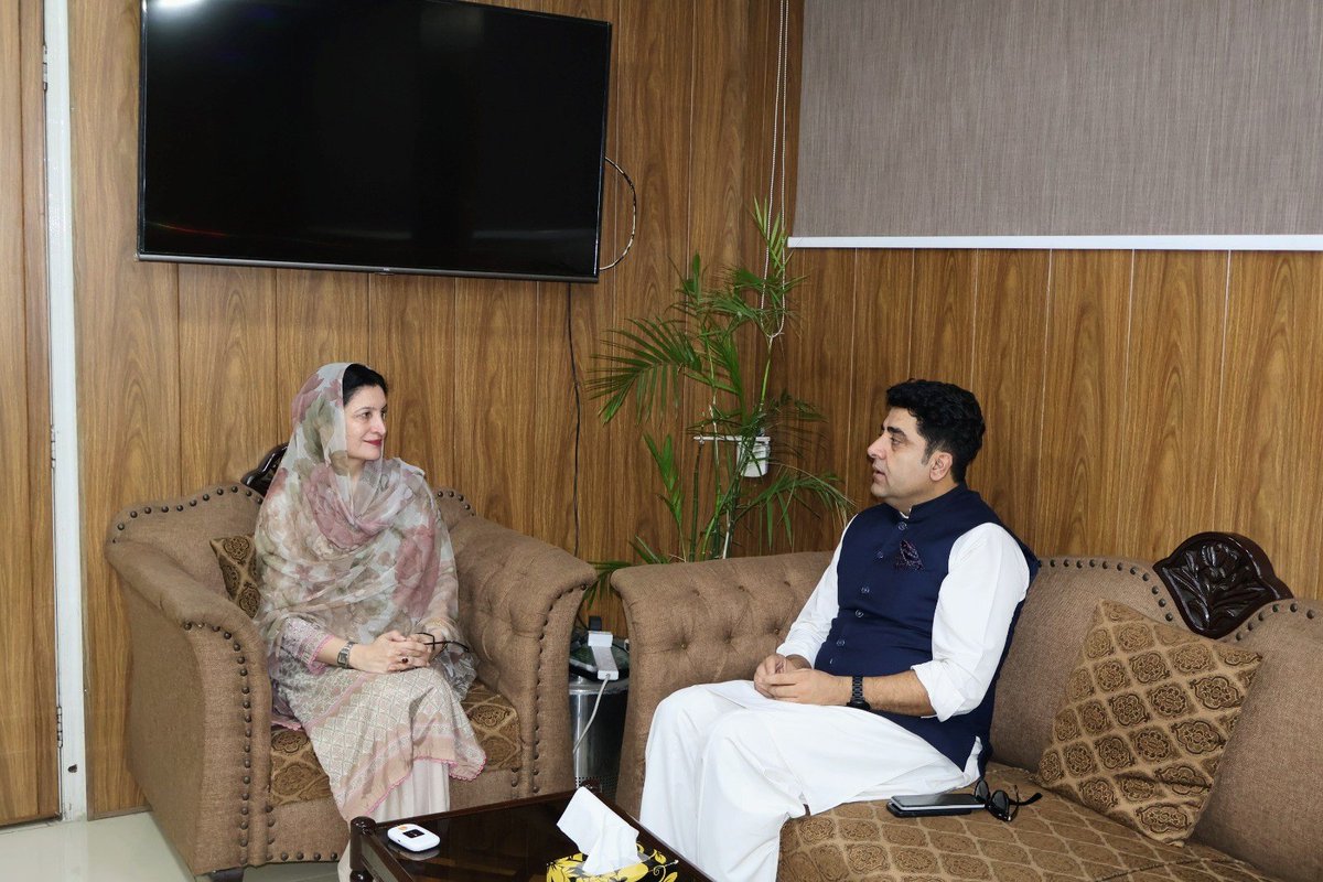 DhoIslamabad's tweet photo. DG Health, M/o NHSRC, Dr. Zaeem Zia, visited the District Health Office Islamabad and met with DHO Islamabad Dr.Syeda Rashida Batool.Discussions focused on strengthening primary healthcare,public health priorities,and district-level health services across Islamabad
#DHOIslamabad https://t.co/nIGZpH1aYn