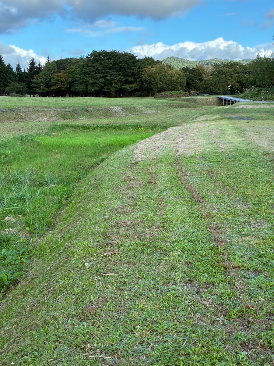 miger_one's tweet photo. 続１００名城の浪岡城！ 
JR奥羽本線の浪岡駅から歩いて２０分で着きます。 
猿楽館と東館です。 https://t.co/giK9U9oA09