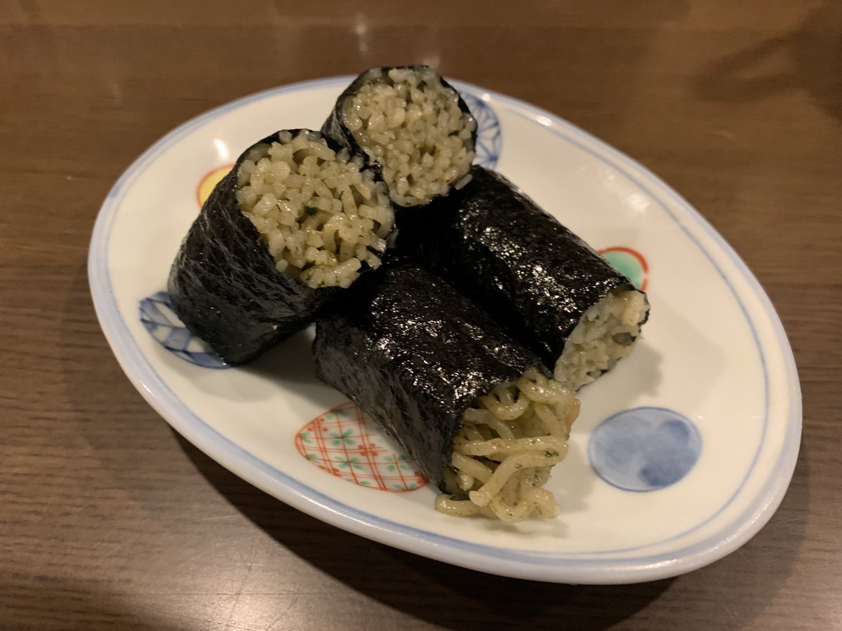 yasonoshima's tweet photo. 久々の逍遙亭でしたが、ラーメンでお寿司！と思ってのでいただきました。美味でした。 https://t.co/8jDXUAE4jp