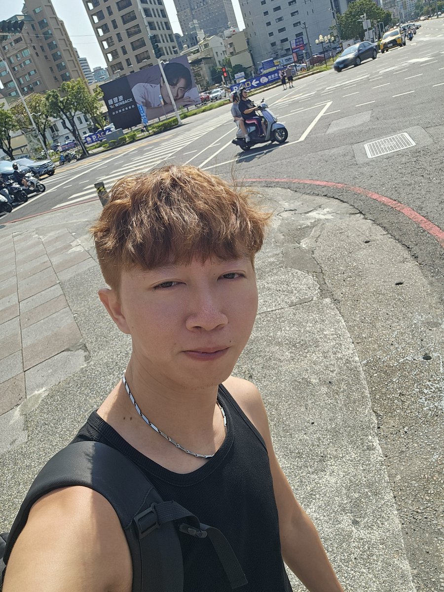 qqp6x's tweet photo. 換髮型 https://t.co/RWiABTE0Fg