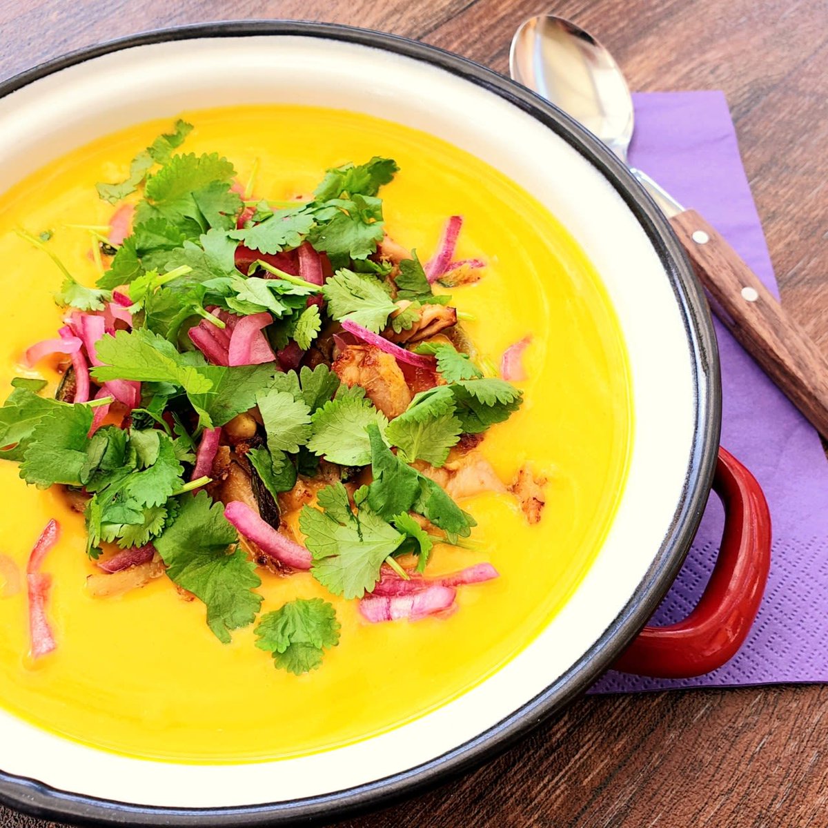NorinePichoff's tweet photo. This Chicken, Peanut &amp; Lentil Soup is a hearty twist on vegan peanut lentil soup. Gluten-free, easy to make, and topped for a satisfying meal. https://t.co/pvSpX6S9Mj
