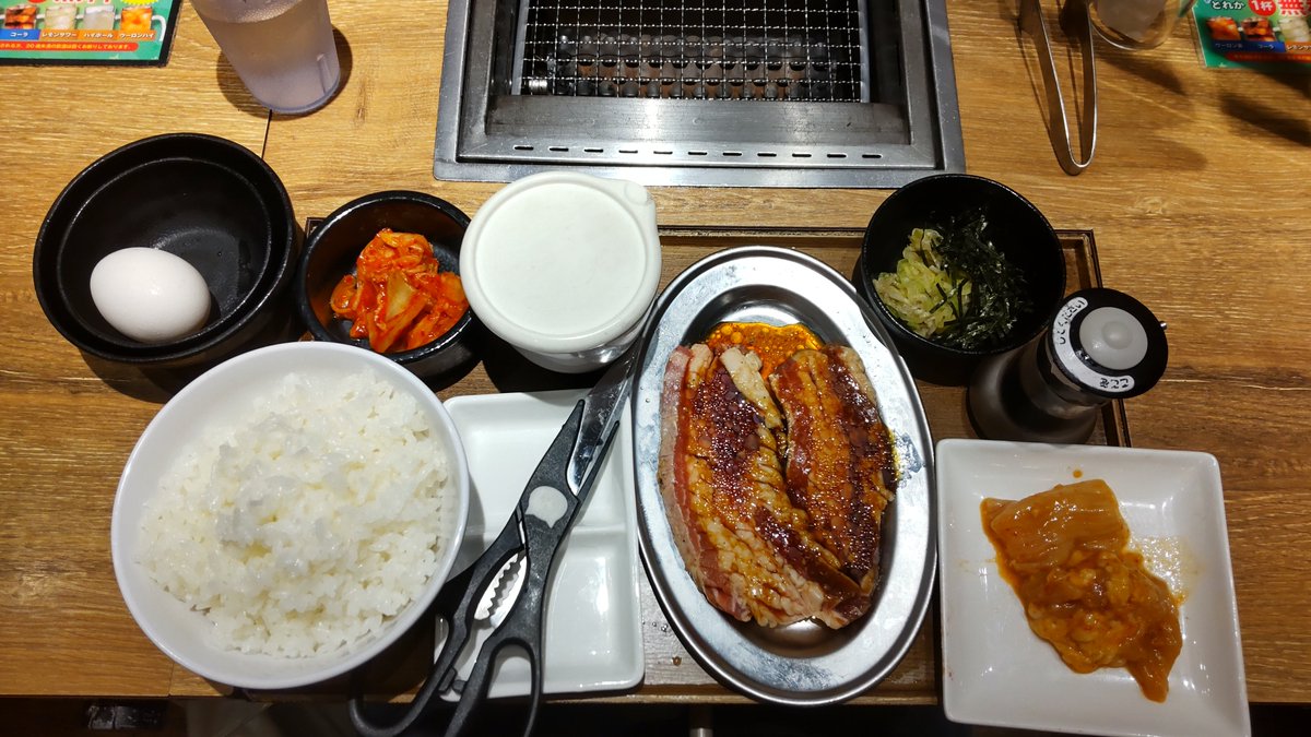 b0fh6d's tweet photo. 昼ごはんと猫カフェ堪能したよ https://t.co/6ux5I18zwr